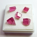 Bild 2 von 13.23 ct 5 Stück facettierte Pink Turmalin / Rubellit Kristalle aus Mosambik